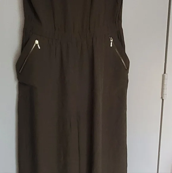 Jumpsuit with golden beads - Picture 5 of 9